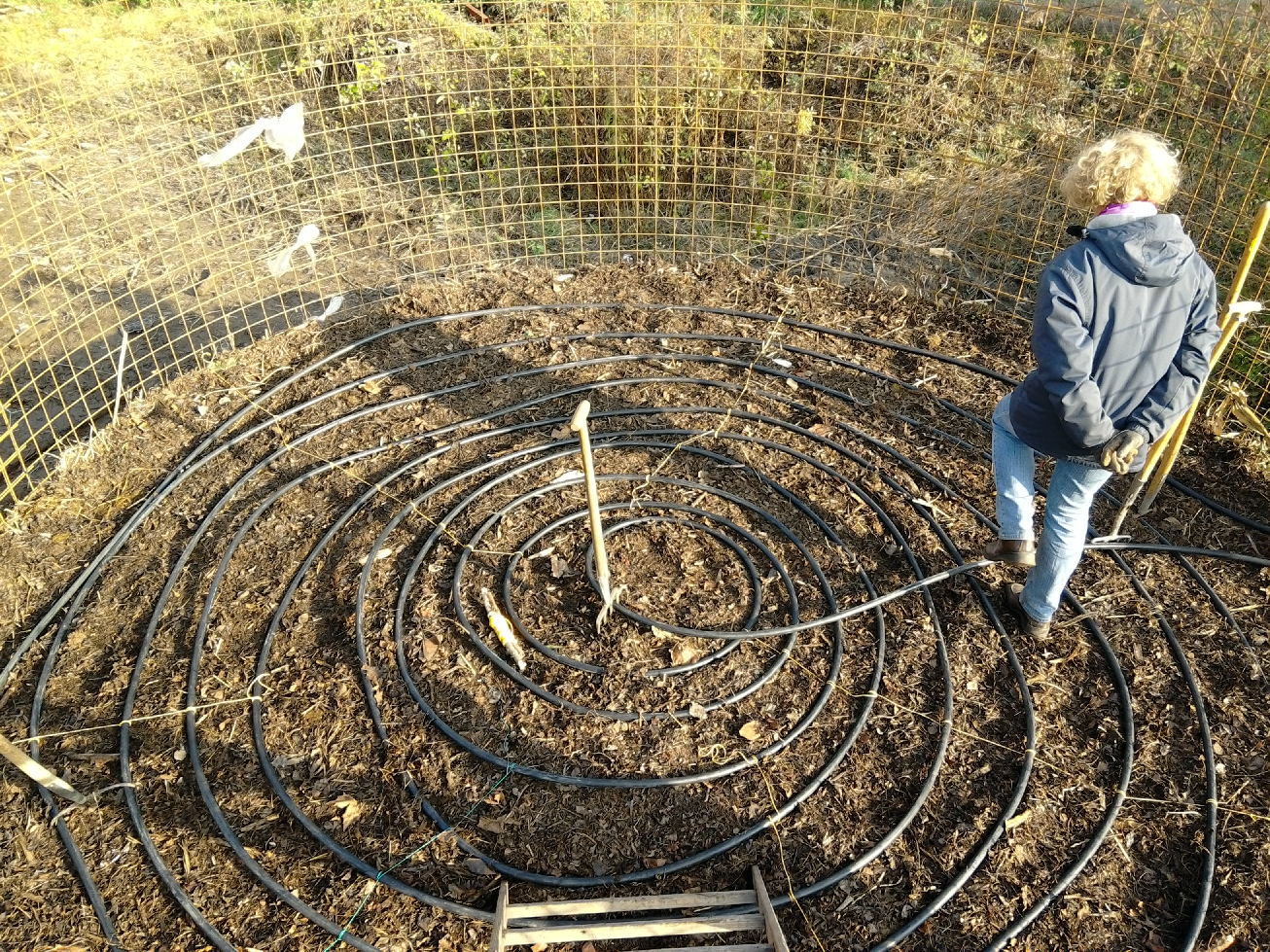 Biomeiler zur Glashausbeheizung für Wintergemüse LoBauerInnen